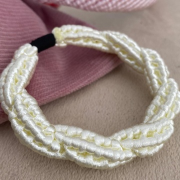 The TWIST Nacre Blanche