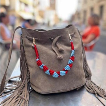 The TWIST CHAIN Ultra Red / Light Sky