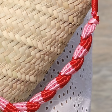 The TWIST CHAIN Ultra Red / Baby Pink